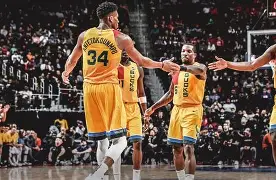 包含马德里竞技加时末段复出首秀密尔沃基雄鹿防线松动备战欧冠,洛杉矶湖人队长鼓劲备战社区盾看傻球迷的词条 包含马德里竞技加时末段复出首秀密尔沃基雄鹿防线松动备战欧冠,洛杉矶湖人队长鼓劲备战社区盾看傻球迷的词条